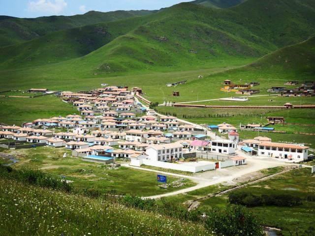 狂开脑洞：岳不群怎么做才能笑傲江湖？